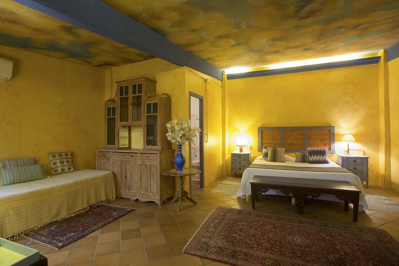 Hostal Blau Peratallada Exteriör bild