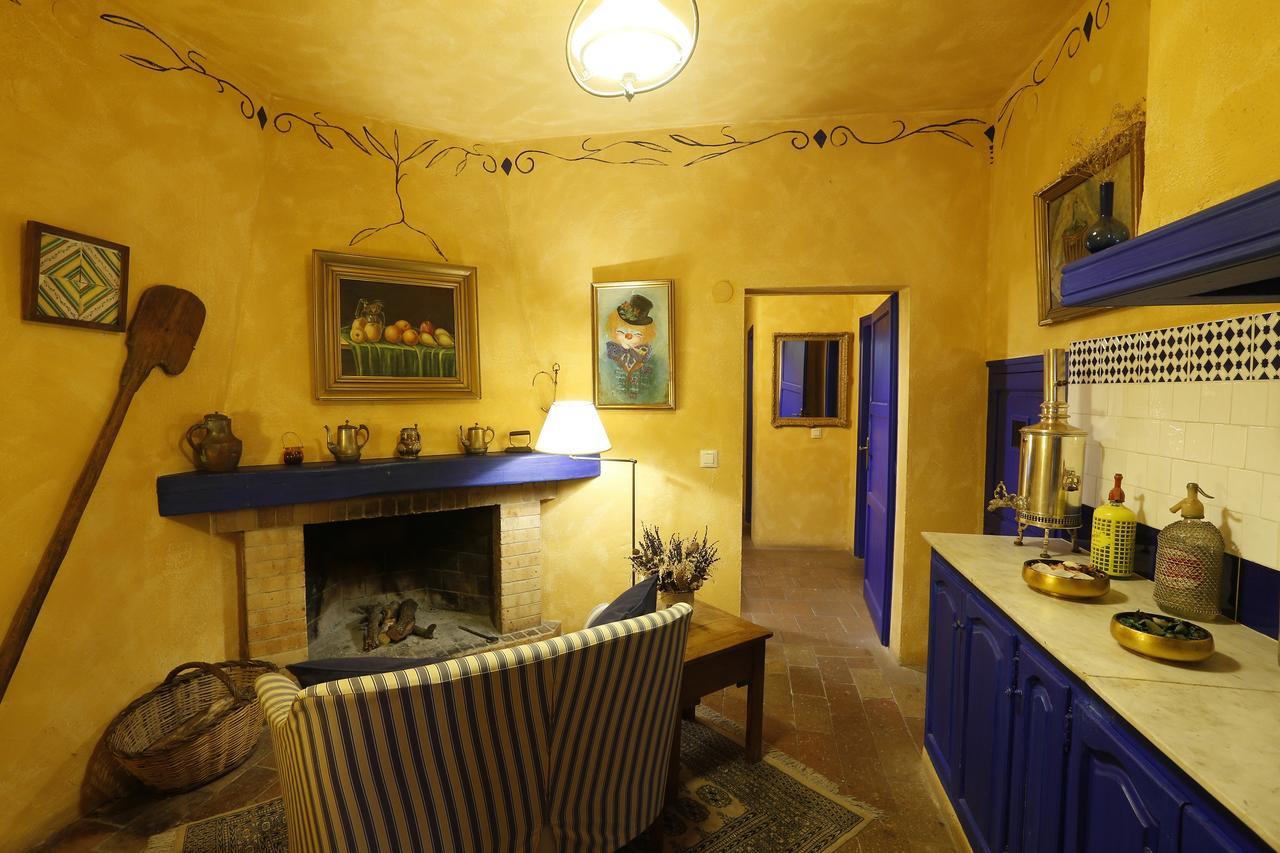 Hostal Blau Peratallada Exteriör bild
