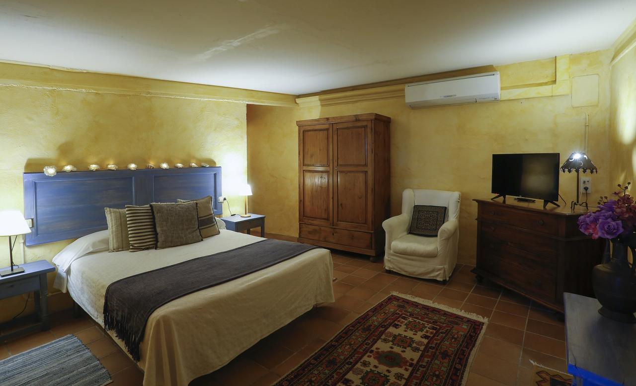 Hostal Blau Peratallada Exteriör bild