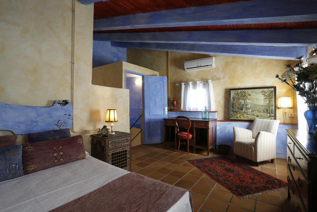 Hostal Blau Peratallada Exteriör bild